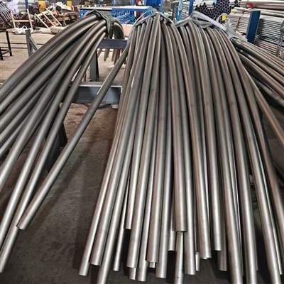 كوع من الفولاذ المقاوم للصدأ 304 مثقوب بالرصاص